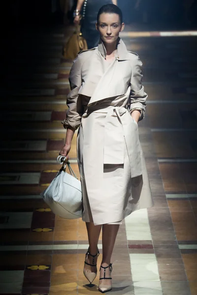 Look 14